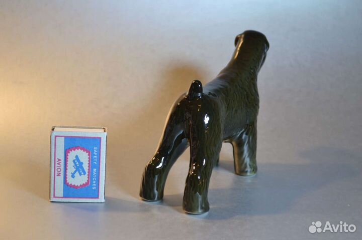 Терьер фарфоровая статуэтка