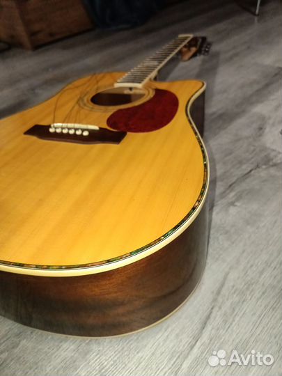 Акустическая гитара под восстановление
