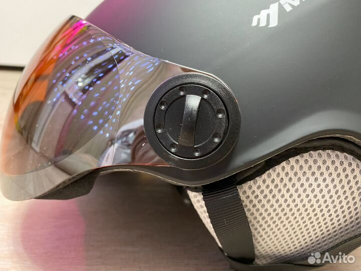 Шлем горнолыжный с визором unisex черный