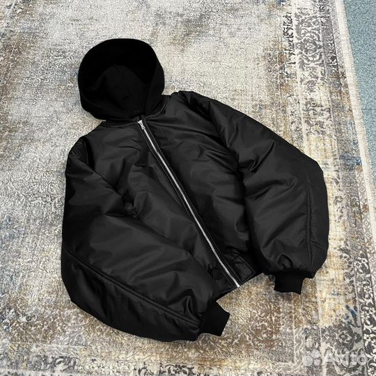 Дутый Бомбер Balenciaga Type На Руках