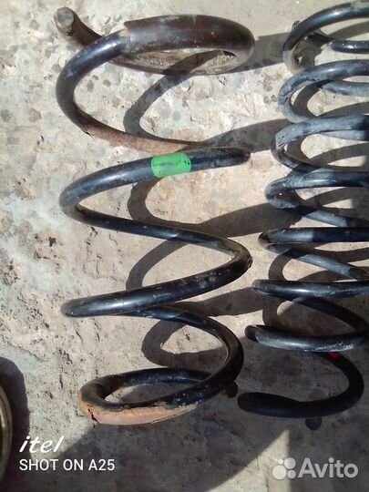 Пружины Renault Sandera 2011