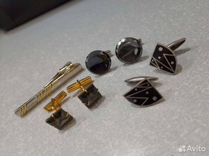 Запонки мужские и держатель для галстука