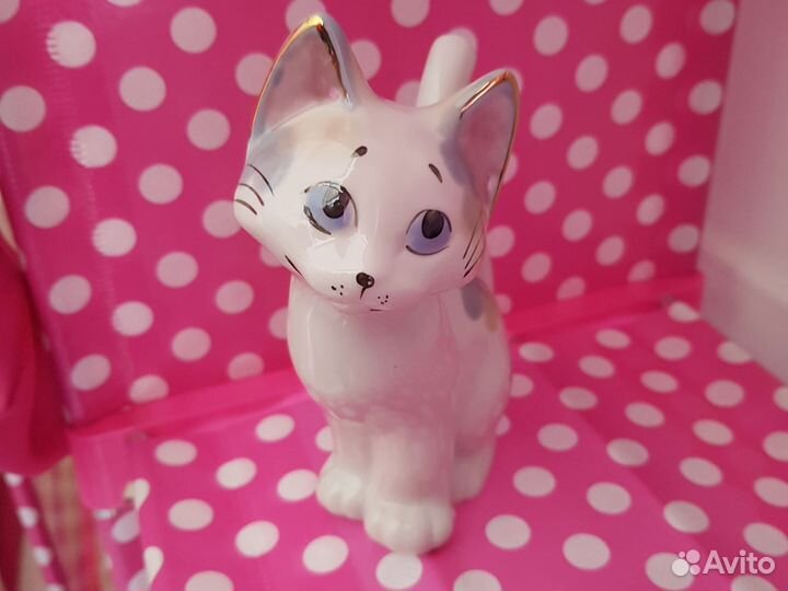 Статуэтка фарфор кружка