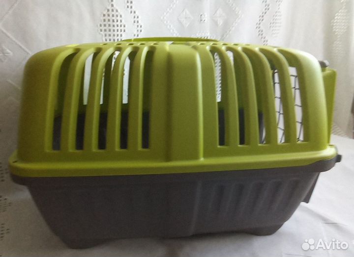 Переноска-клиппер пластиковая для кошек,бу дефект