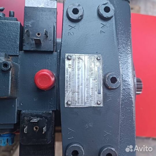 Насос для крана Liebherr 832 б/у