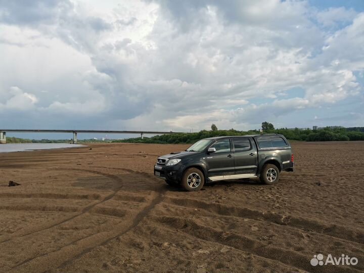 Toyota Hilux 2.5 МТ, 2011, 240 000 км