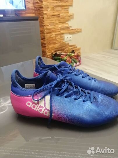 Футбольные бутсы adidas