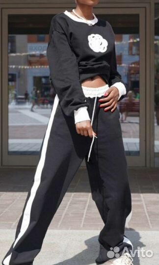 Новый портивный костюм (черный,белый)