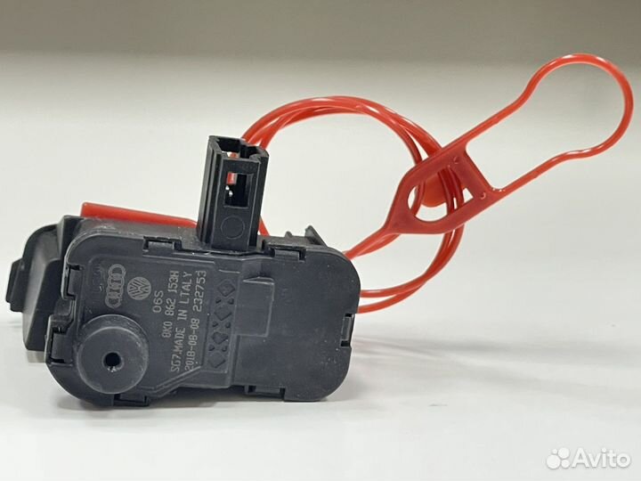 VAG 8K0862153H замок бензобака audi A4 / A5 / Q5