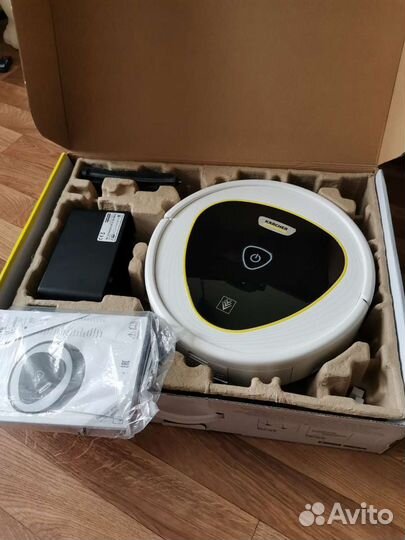 Продаю робот karcher RC3 premium