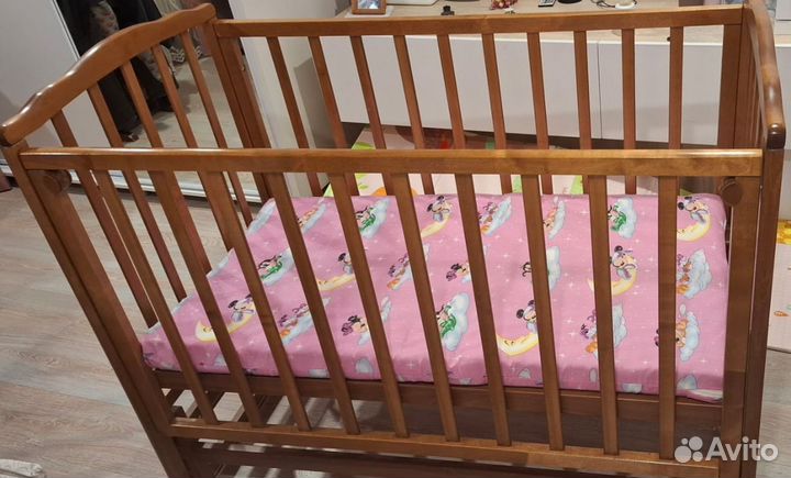 Детская кроватка