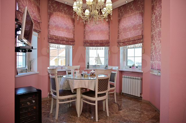 4-к. квартира, 137 м², 2/3 эт.