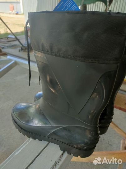 Резиновые сапоги