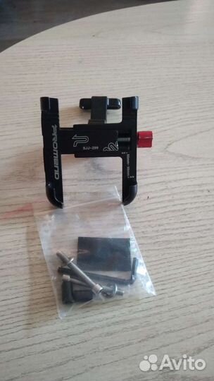 Крепление телефона на руль