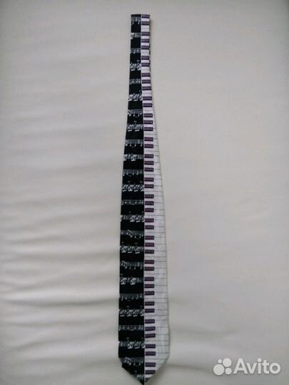 Галстук фортепианино