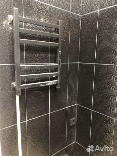 Повесить телевизор на стену,установить кранштейн