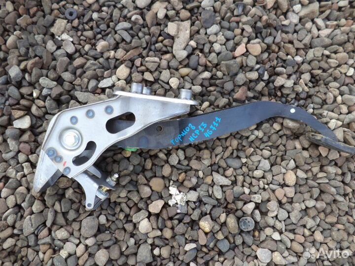 Педаль тормоза Toyota Vitz NCP13 1NZ-FE 2004/10