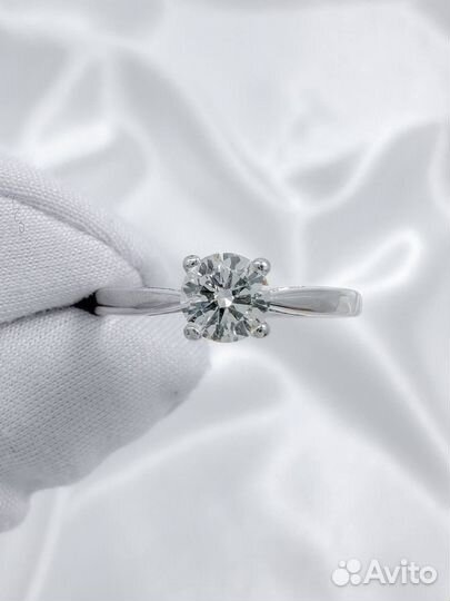 Золотое кольцо с бриллиантом 0.4 ct 750 / 1.95 гр