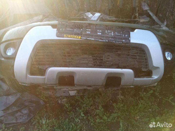 Решётка переднего бампера Рено Duster