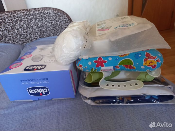 Вещи пакетом для малыша молокоотсос подгузники т.д