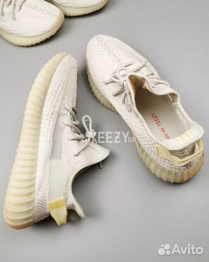 Кроссовки Adidas Yeezy Boost 350 V2 Light