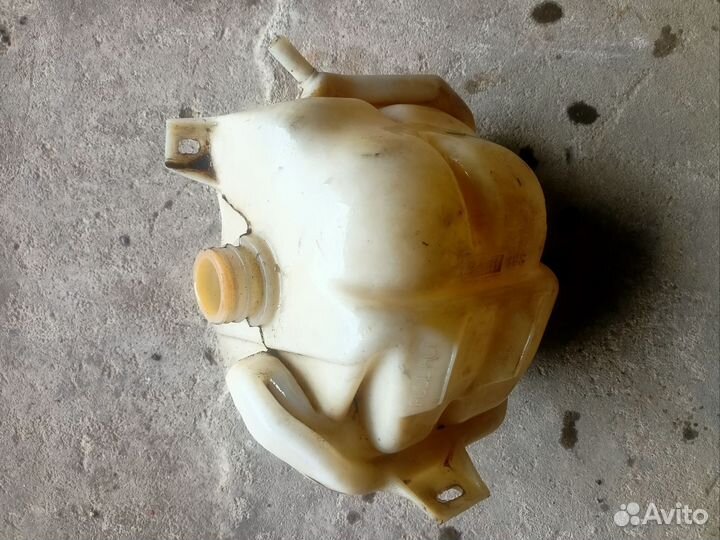 Бачок расширительный Chrysler Stratus/Cirrus 2001