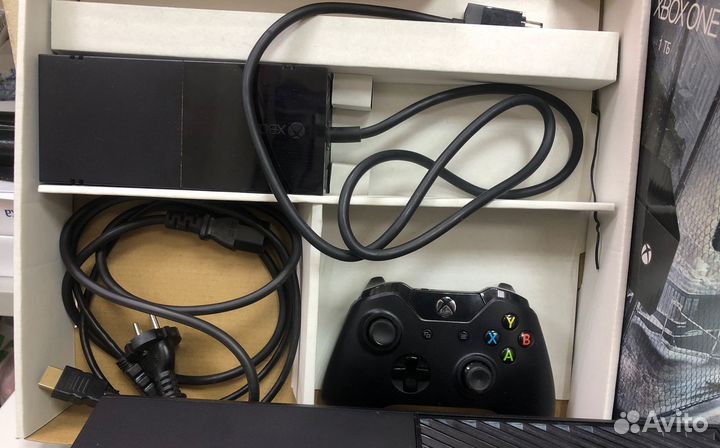 Приставка Xbox One S 1 тб