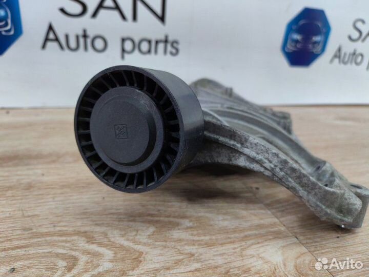 Кронштейн компрессора кондиционера Bmw X5 Рест E70