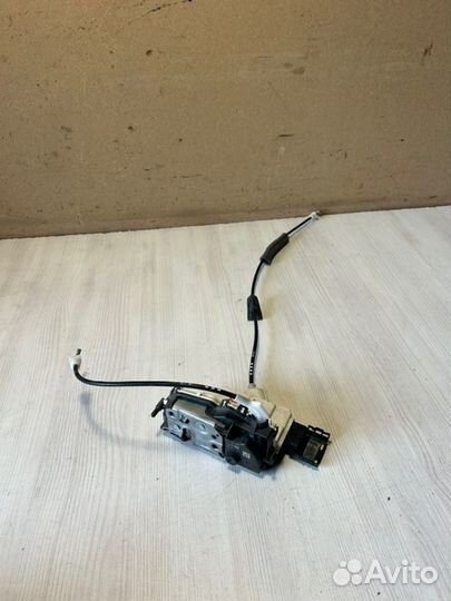 Замок двери передний правый Peugeot 408 TU5JP4