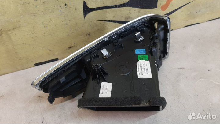 Дефлектор торпедо левый Ford Focus 3 седан jqdb