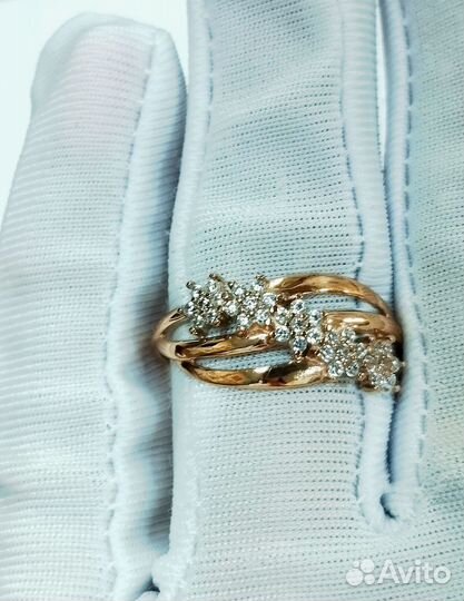 Золотое кольцо с камнем 20р