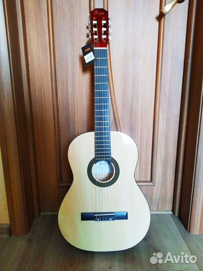 Новая гитара с чехлом и аксессуарами