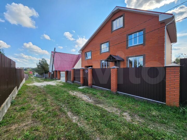 Коттедж 371,1 м² на участке 10 сот.