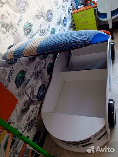 Кровать машина для мальчика б/у