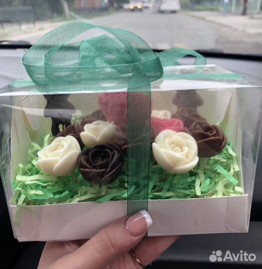 Сладкие букеты из шоколада