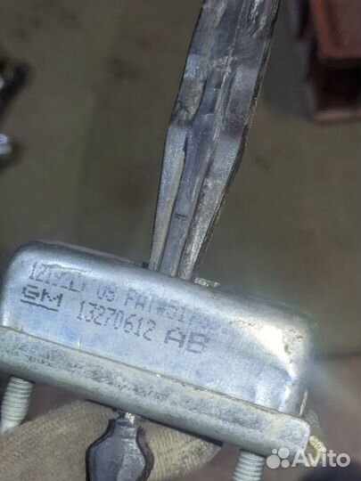 Ограничитель двери задний правый Opel Astra J