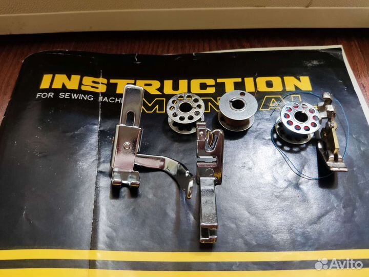 Швейная машинка Sterling 821