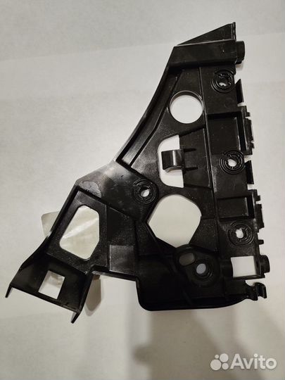 Кронштейн переднего бампера левый