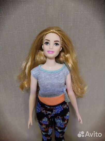 Барби йога на статичном теле