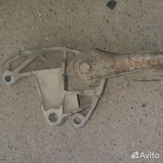 Подушка коробки мазда 3 бк