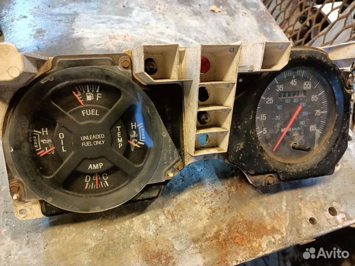 Панель приборов Ford Bronco 2