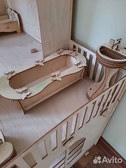 Кукольный домик с мебелью