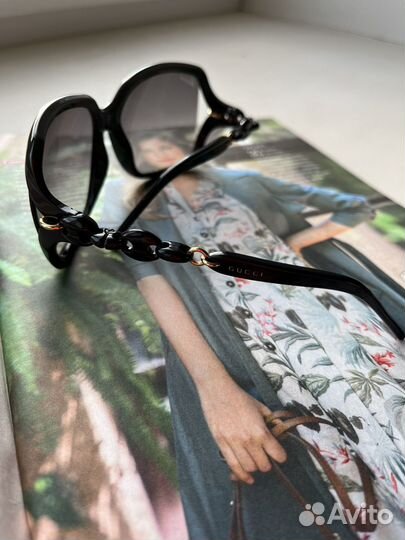 Очки солнцезащитные