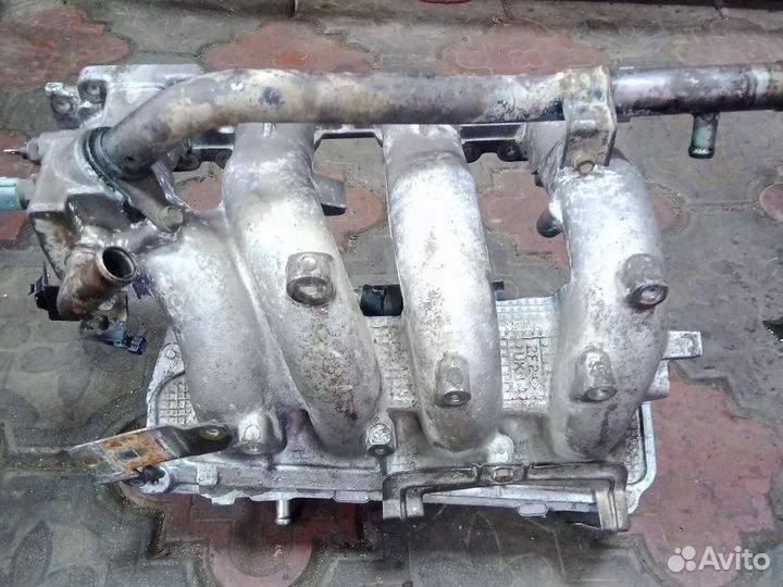 Впускной коллектор Ниссан Примера Р11