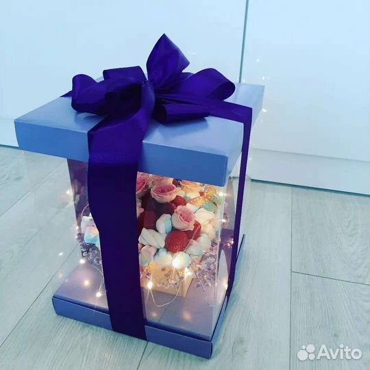 Съедобные сладкий букет в коробке с подсветкой