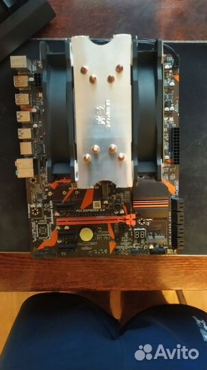 Материнская плата с процессором и памятью