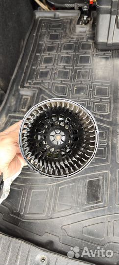 Моторчик печки largus