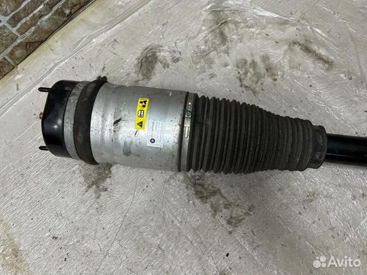 Амортизатор передний правый Jeep Grand Cherokee