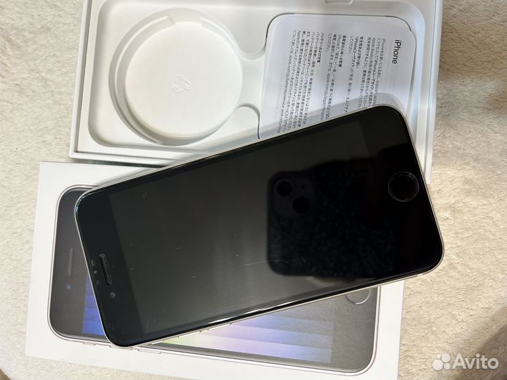 iPhone SE (2022), 64 ГБ