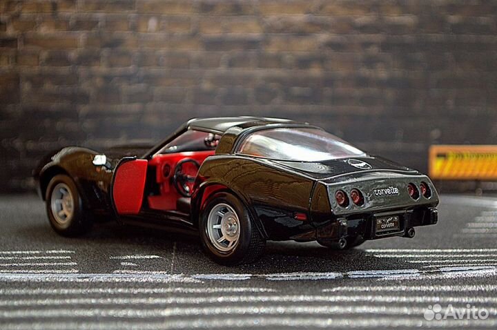 Модель Chevrolet Corvette C3 MotorMax 1/24